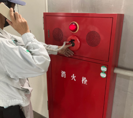 消防設備士の仕事風景